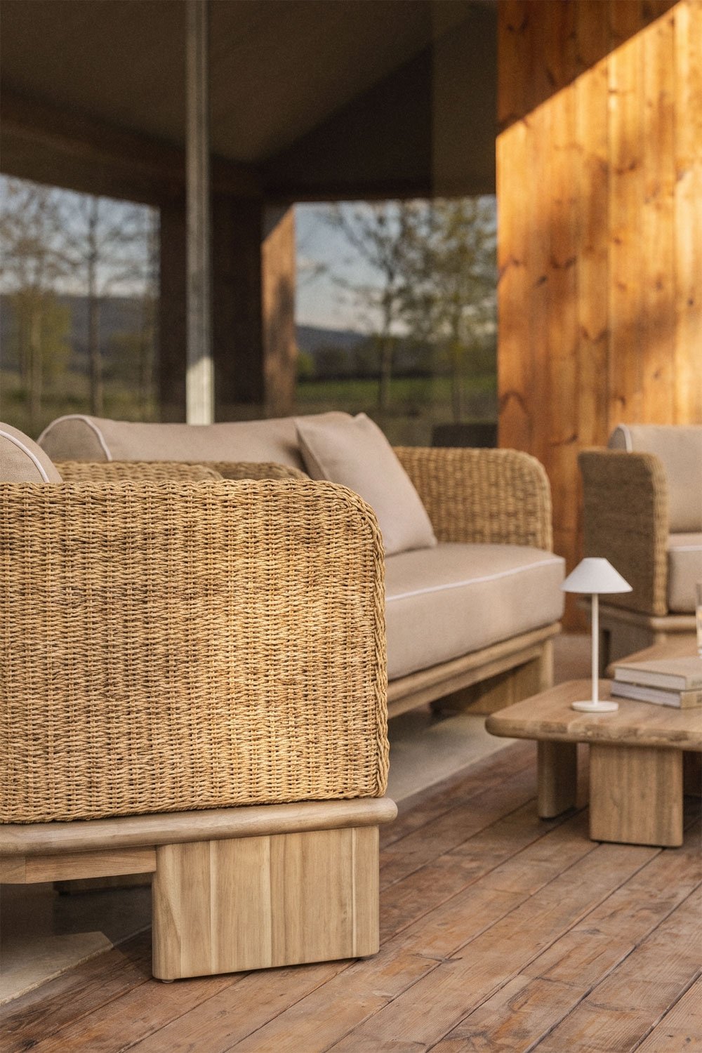 Tuinset met 3-zitsbank, 2 fauteuils en 2 salontafels 70x70 cm van rotan en acaciahout Famara, galerij beeld 2