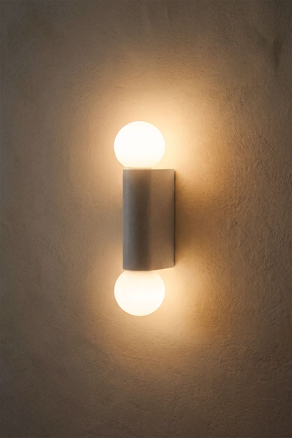 Wandlamp met 2 glazen bollen voor buiten in aluminium Irvine, galerij beeld 1