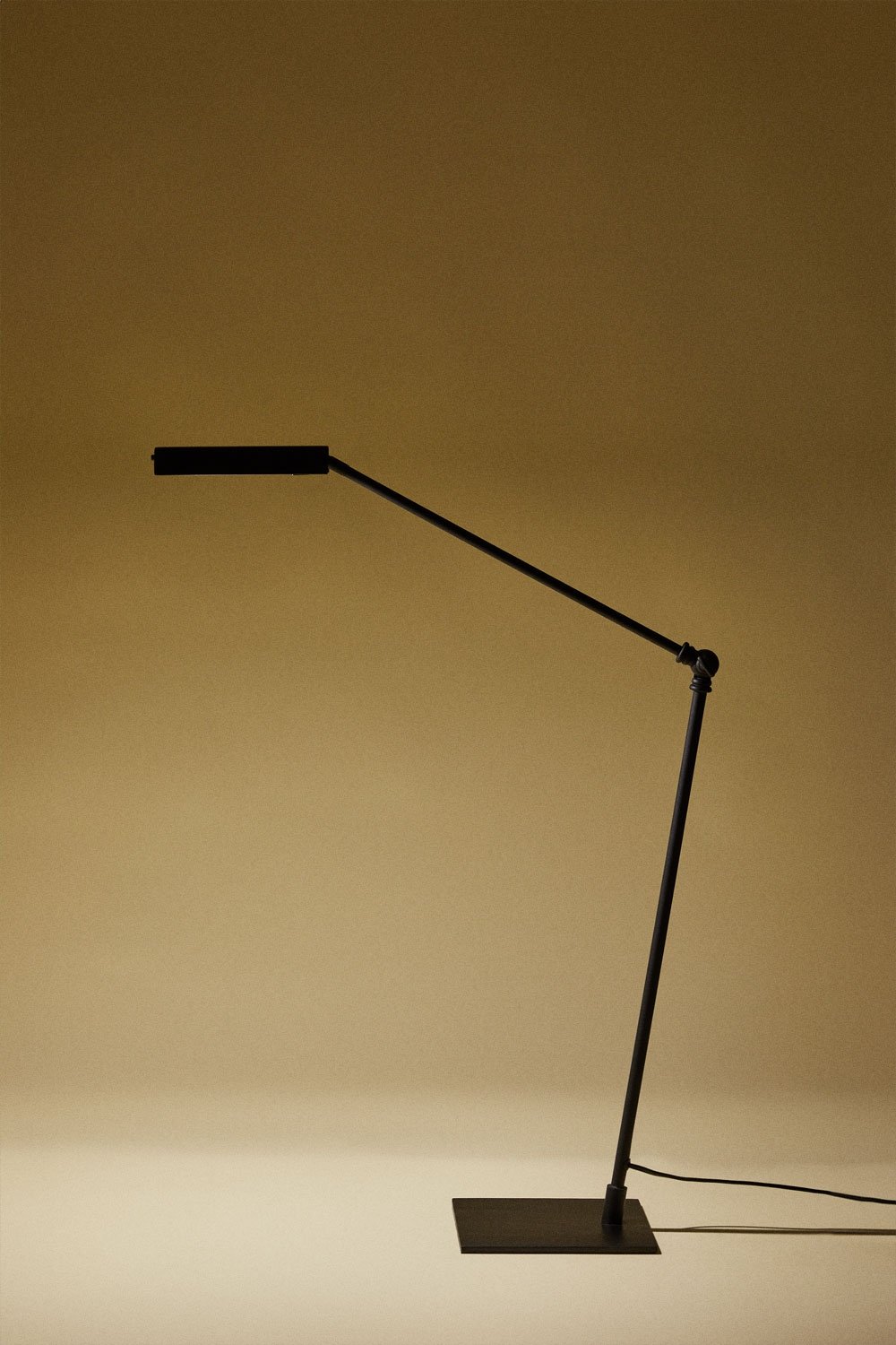 LED tafellamp van metaal Valtyn, galerij beeld 4