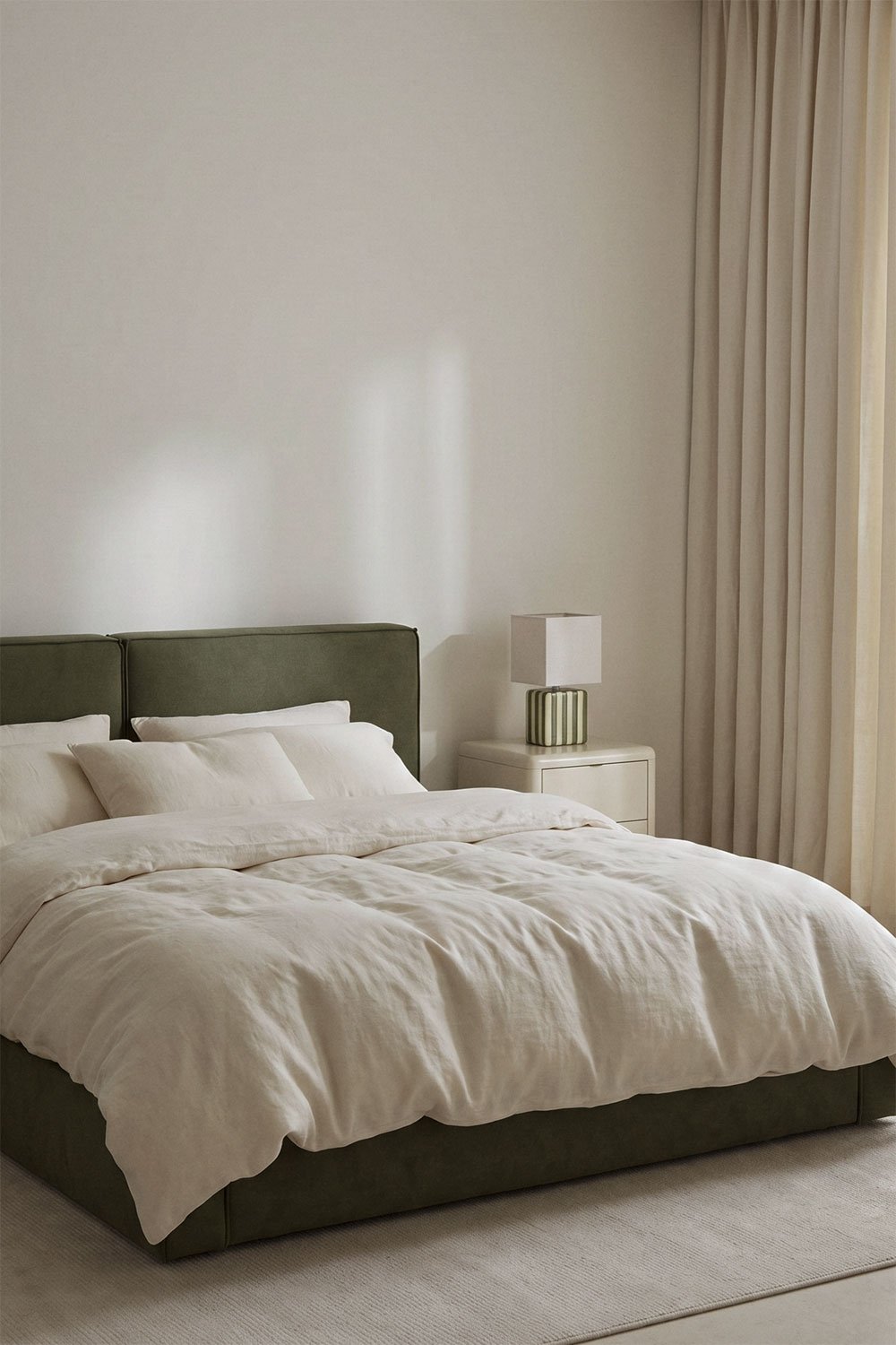 Bed met opklapbare gestoffeerde boxspring Lunari, galerij beeld 1