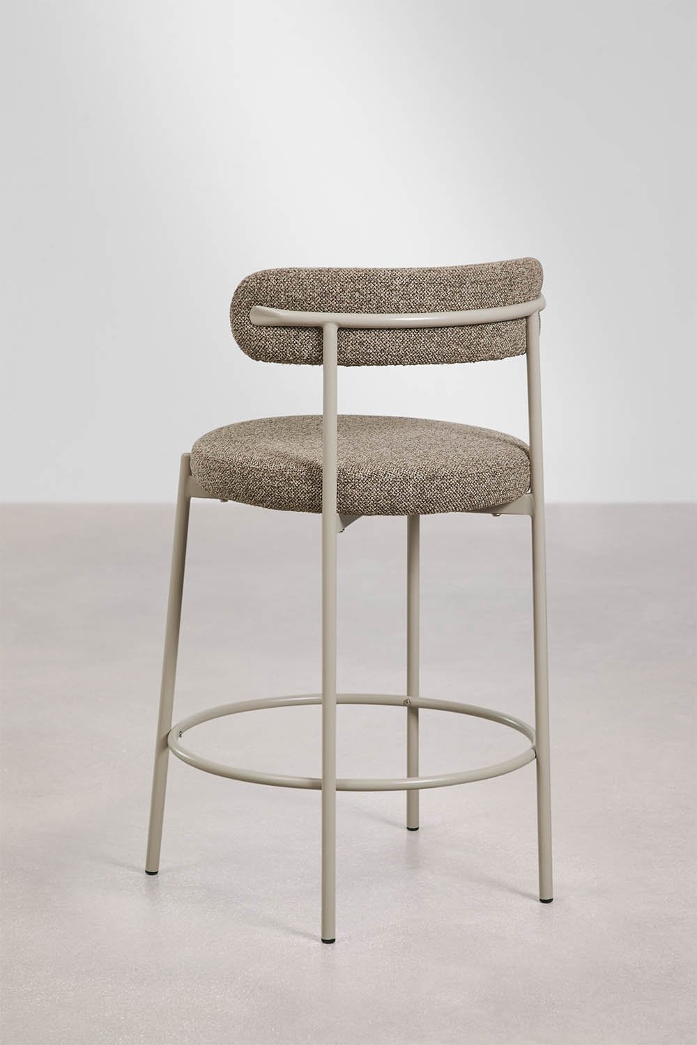 Set van 2 hoge krukken met rugleuning in bouclé stof Brim, galerij beeld 5