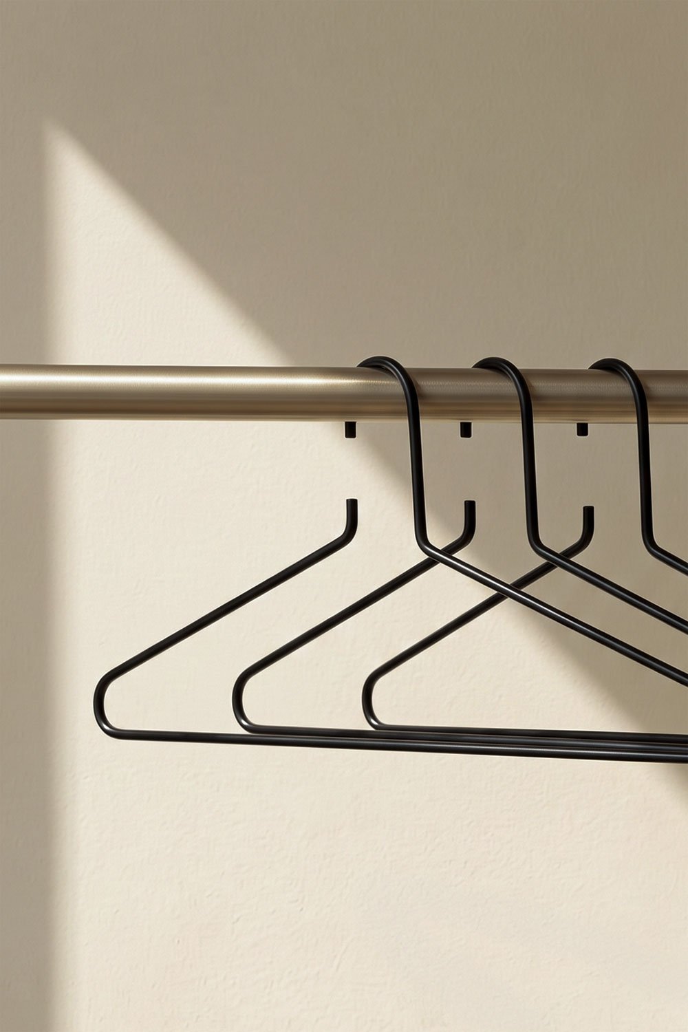 Set van 6 hangers van Alham-staal, galerij beeld 1