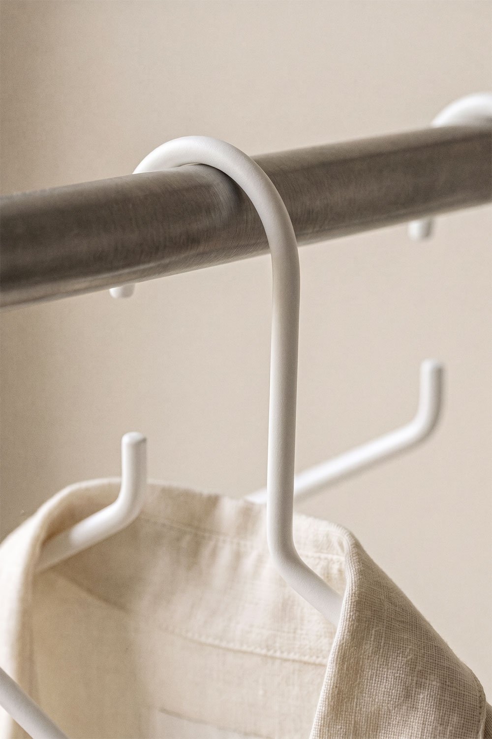 Set van 6 hangers van Alham-staal, galerij beeld 2