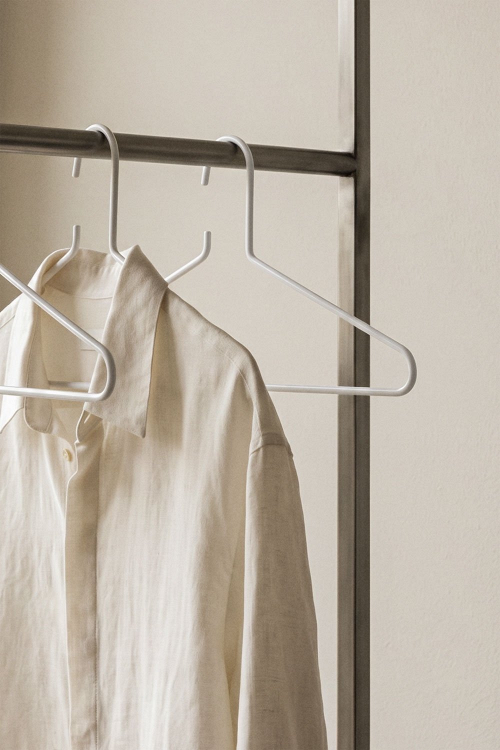Set van 6 hangers van Alham-staal, galerij beeld 1