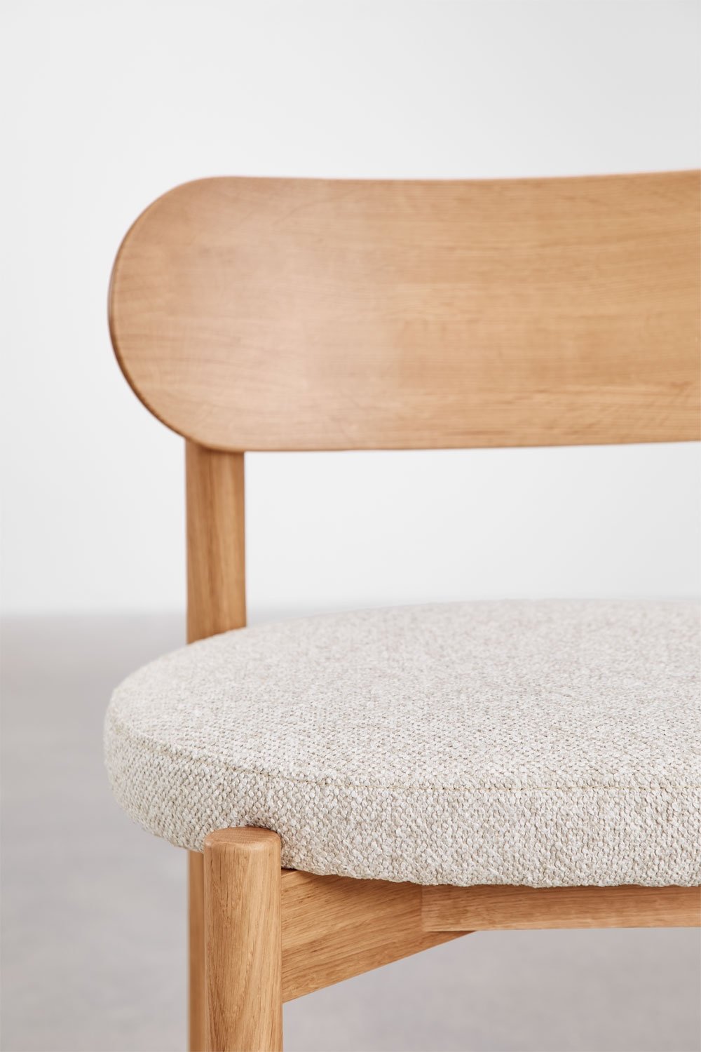 Uitschuifbare eettafel 220-320x95 cm van Treveris eikenhout en 12 eetkamerstoelen van eikenhout en chenille Bianca, galerij beeld 11