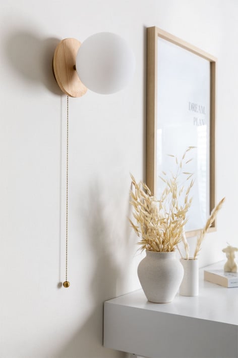 Lampa ścienna z drewna dębowego ze szklaną kulą Kamp