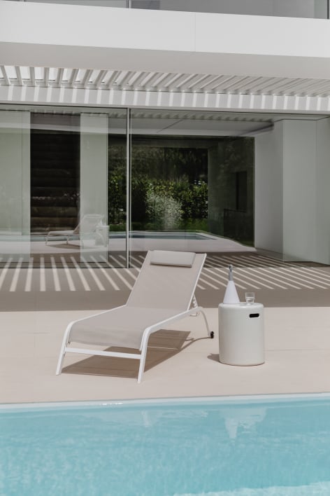 Leżak z regulowanym oparciem z poduszką Therys