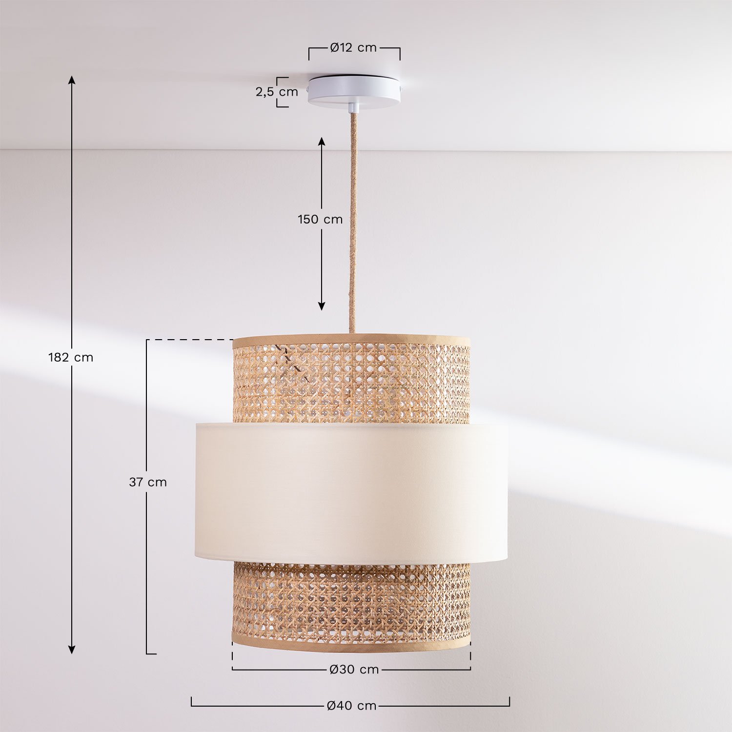 Lampa sufitowa wisząca z rattanu Satu, rozmiary