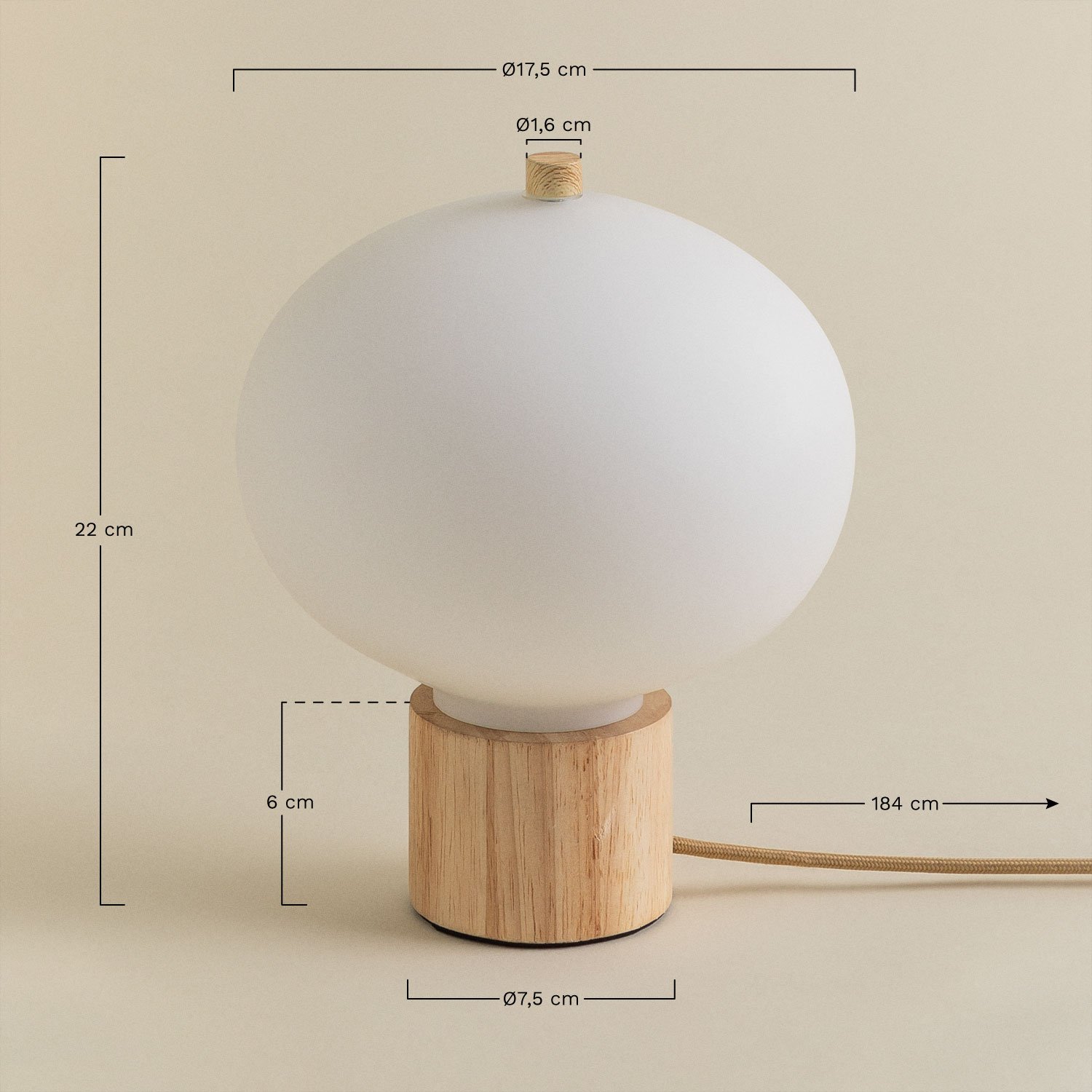 Lampa stołowa z drewna sosnowego Batouri, rozmiary