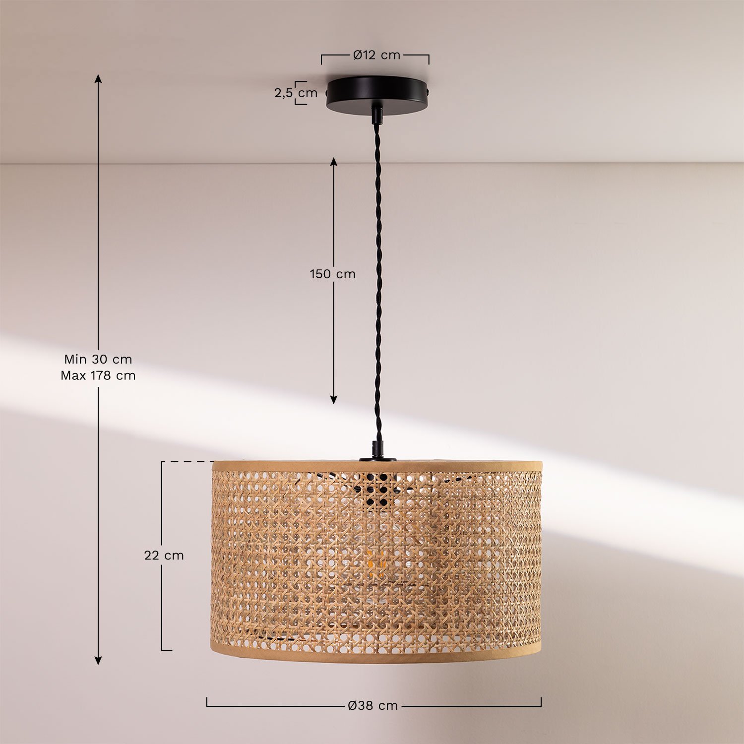 Lampa Sufitowa z Rattanu Serri, rozmiary