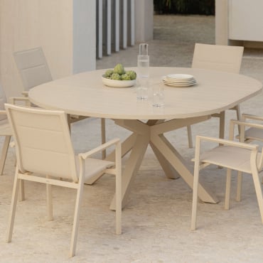 Zestaw 145-200x145 Cm Okrągły Stół Rozkładany Barces I 6 Krzeseł Ogrodowych Karena Aluminiowych Składanych Z Podłokietnikami Kremowa Tapioca - Sklum