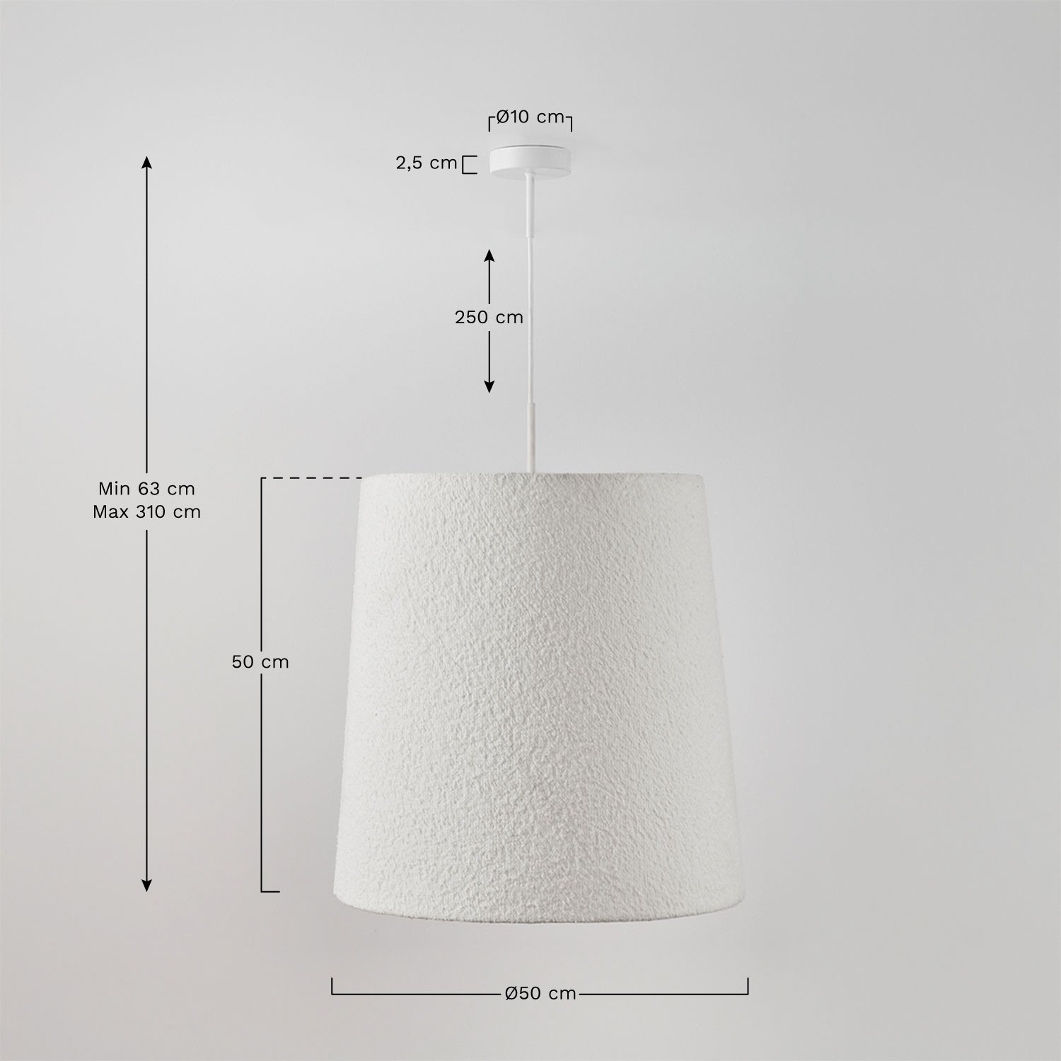 Lampa sufitowa wisząca z tkaniny bouclé Delmore, rozmiary