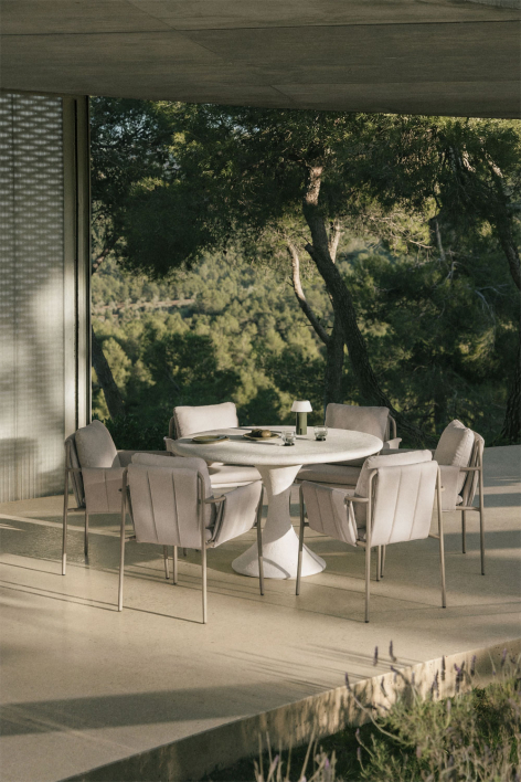 Zestaw okrągłego stołu Ø120 cm z cementu Eloria oraz 6 ogrodowych krzeseł z podłokietnikami, tapicerowanych i wykonanych ze stal