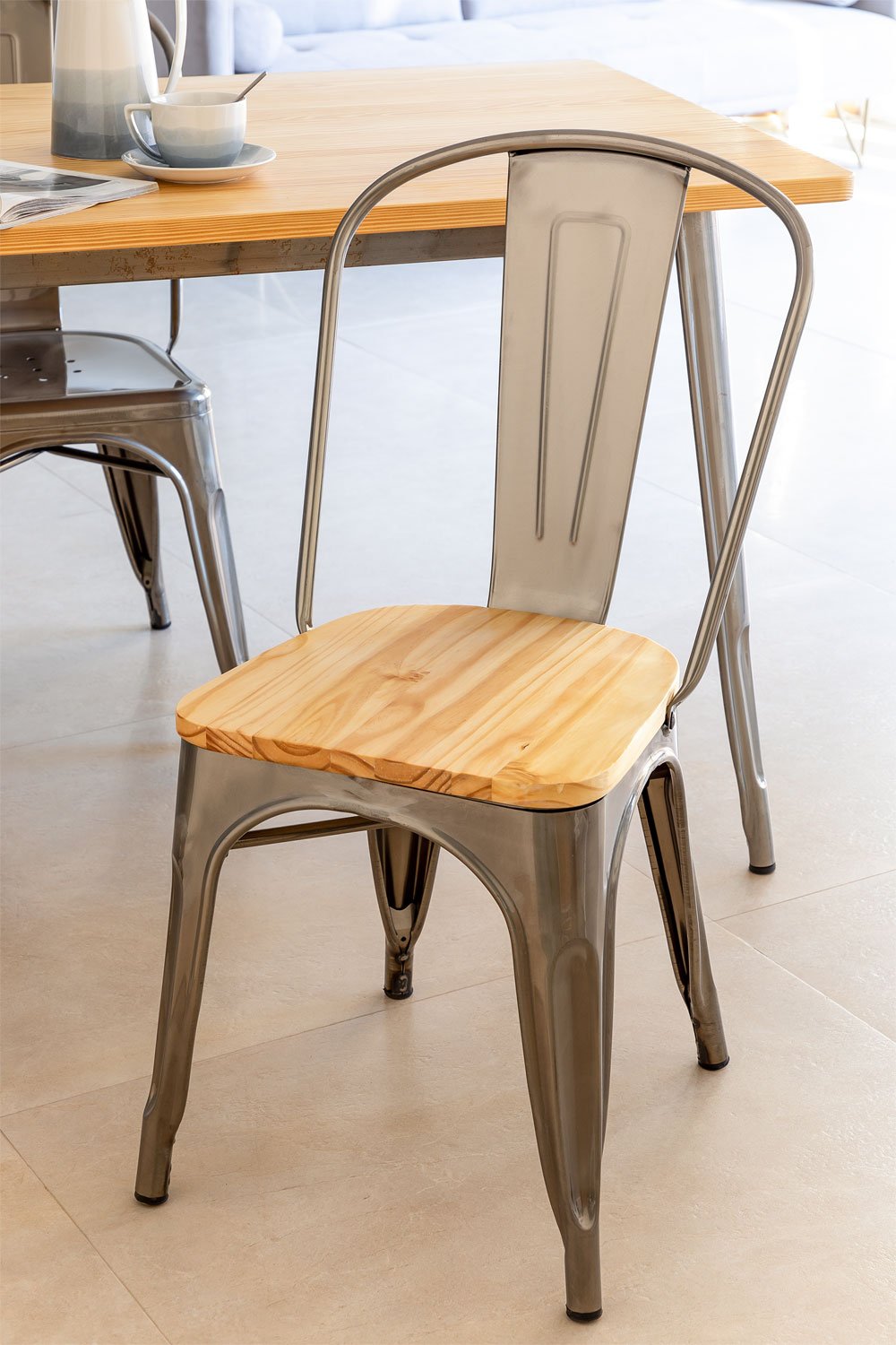 Krzeslo ze szczotkowanego drewna LIX do ukladania w stos  , obrazek w galerii 1