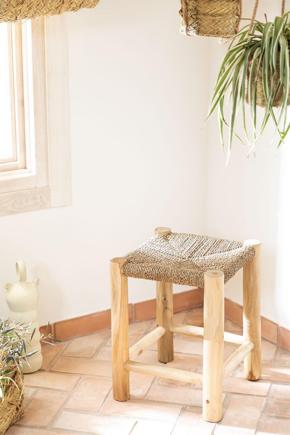 Niski stolek z drewna tekowego Aysa, obrazek w galerii 1