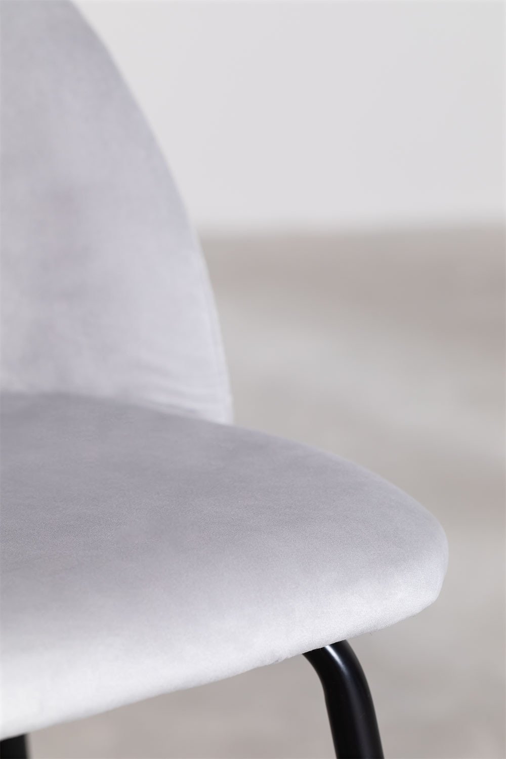 Taboret wysoki 75 cm z szarego perła aksamitu i czarnymi nogami Kana Design, obrazek w galerii 5