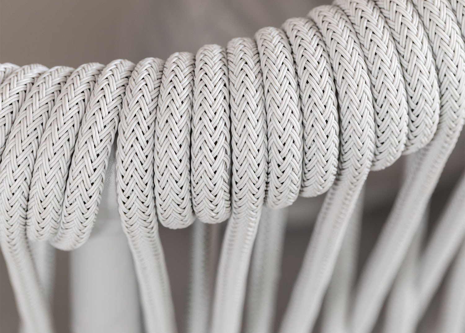 Zestaw ogrodowy z 2-osobową sofą i 2 fotelami z drewna akacjowego i plecionej liny Barker Style, obrazek w galerii 13