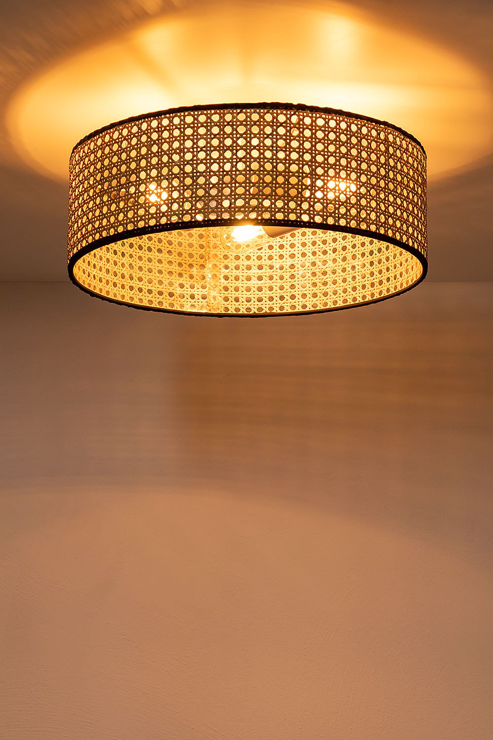 Rattanowa lampa sufitowa Luxio, obrazek w galerii 2