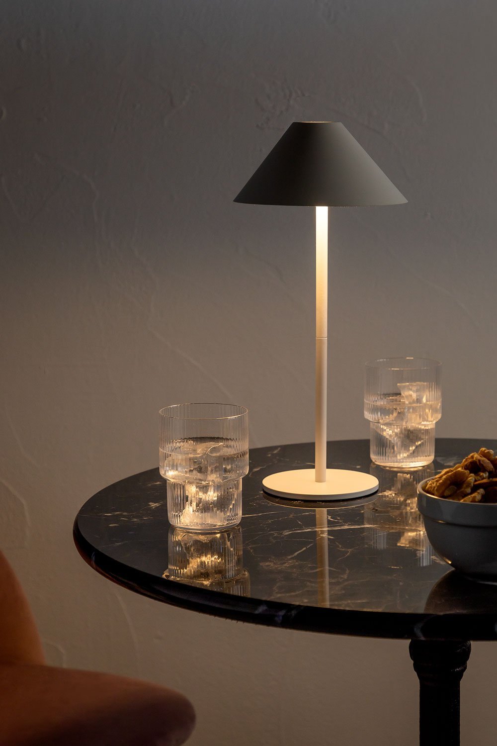 Bezprzewodowa lampa stołowa LED Nebida       , obrazek w galerii 2
