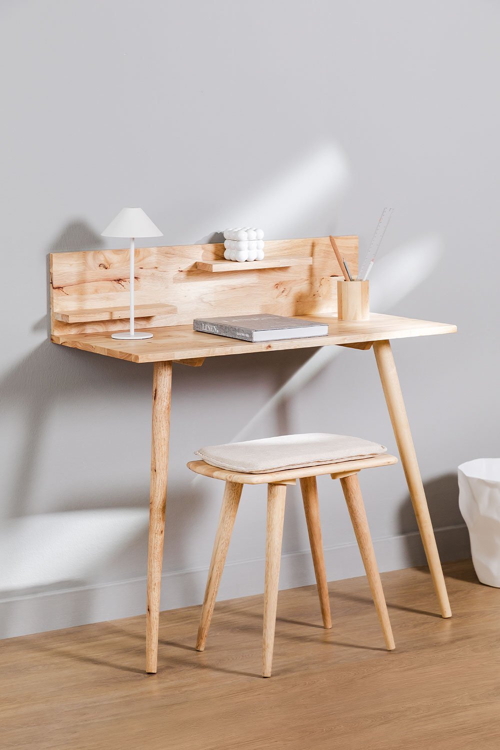 Zestaw biurka i krzesla z drewna Arlan, obrazek w galerii 1