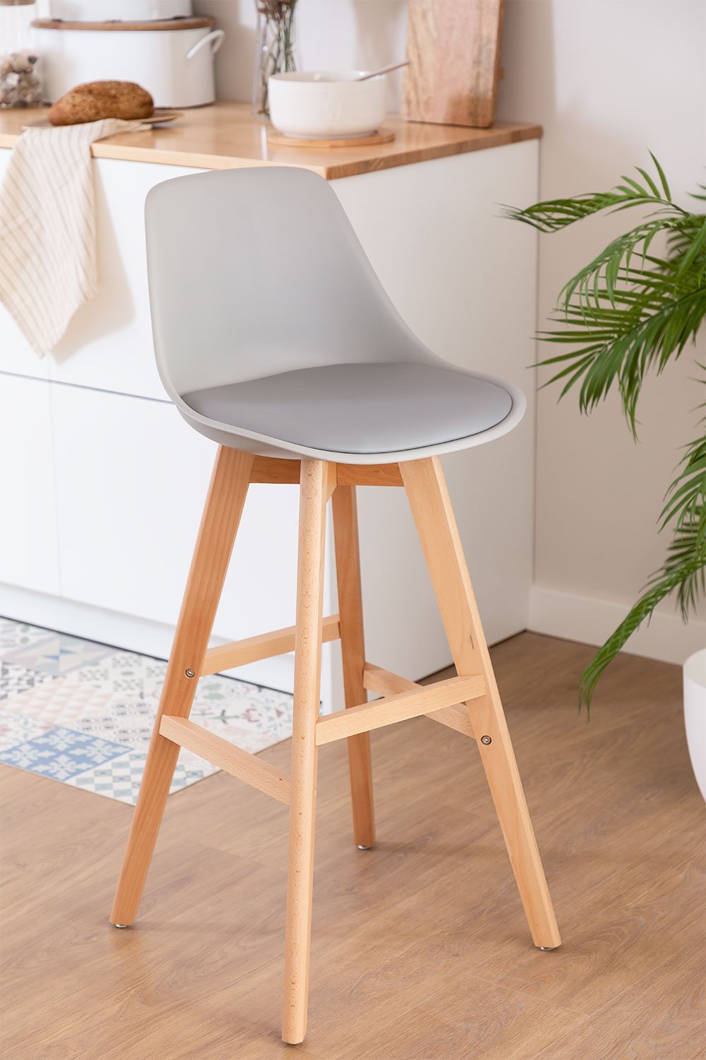 Zestaw 4 taboretów wysokich 75 cm z drewna bukowego, polipropylenu i szarej ekoskóry Nordic Edition, obrazek w galerii 1