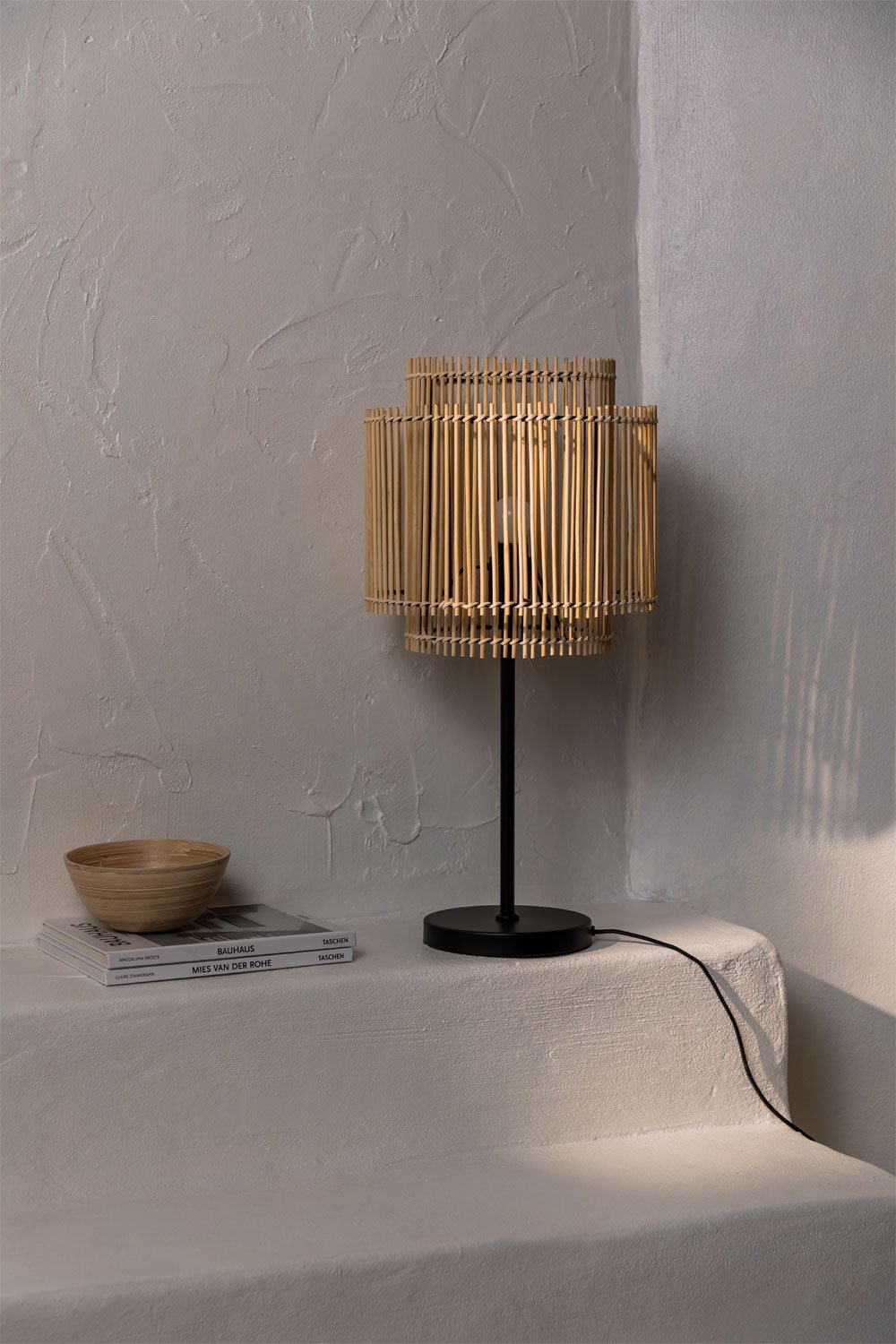 Lampa stołowa z bambusa Kapua, obrazek w galerii 1