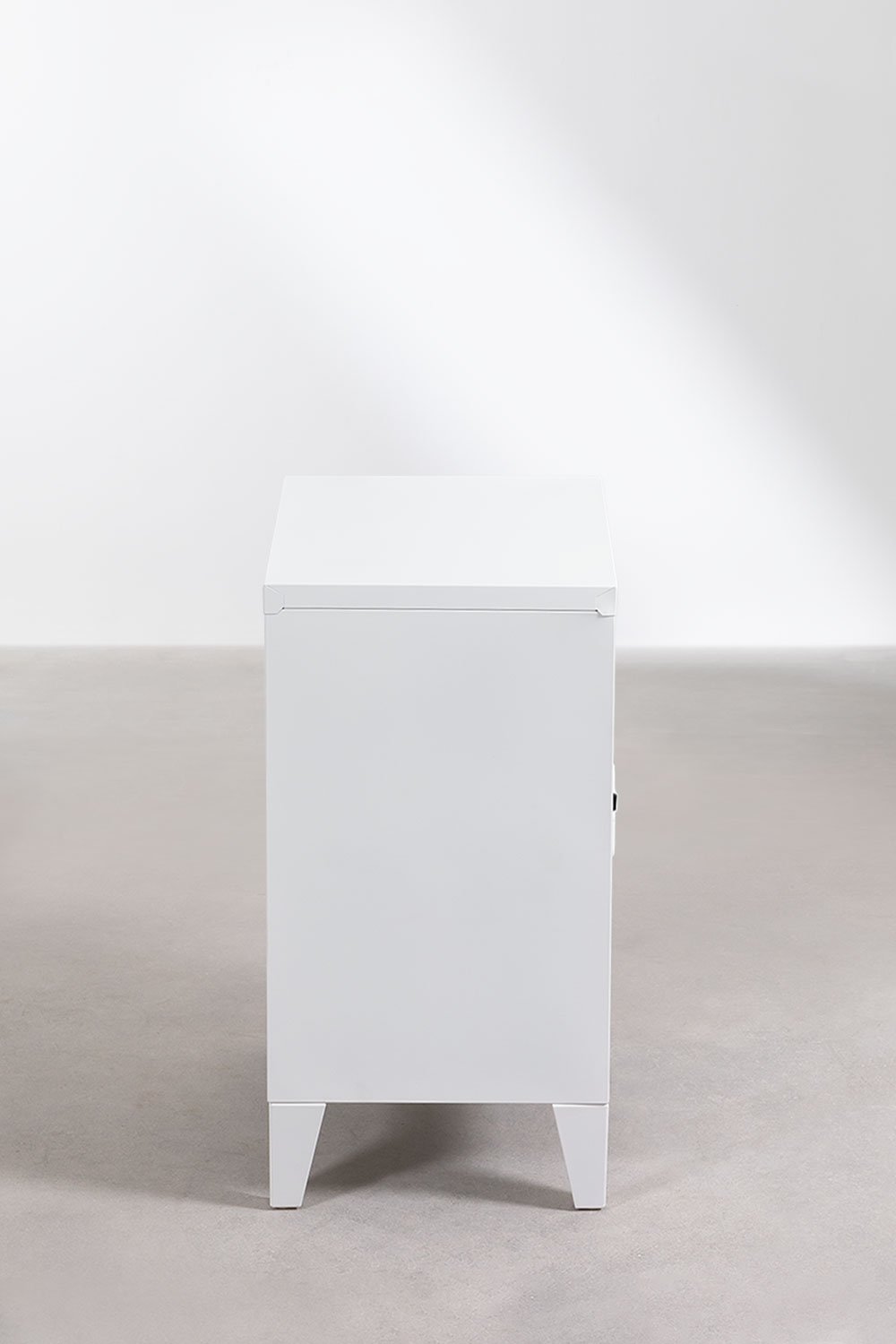 Stolik boczny ze stali Pohpli, obrazek w galerii 2