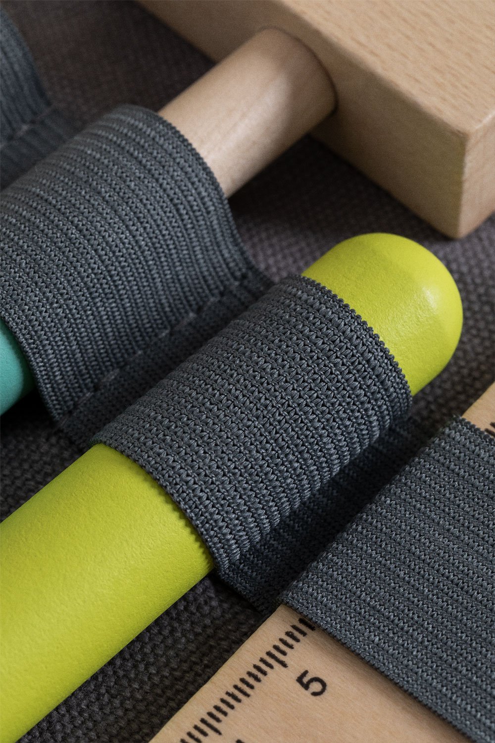 Pasek na narzędzia z drewna Jonny Kids, obrazek w galerii 5