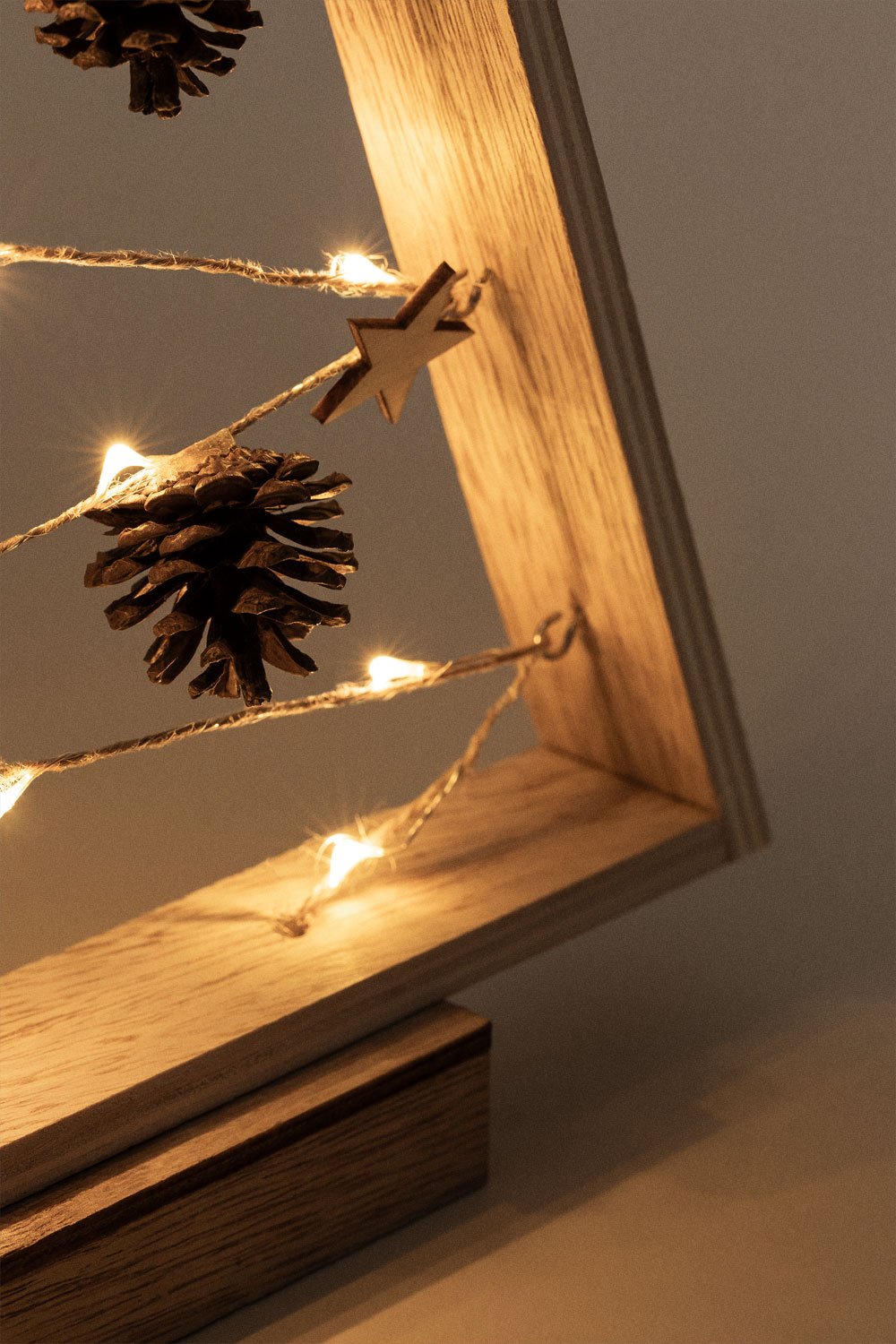 Drewniana choinka z lampkami LED Niorb, obrazek w galerii 5