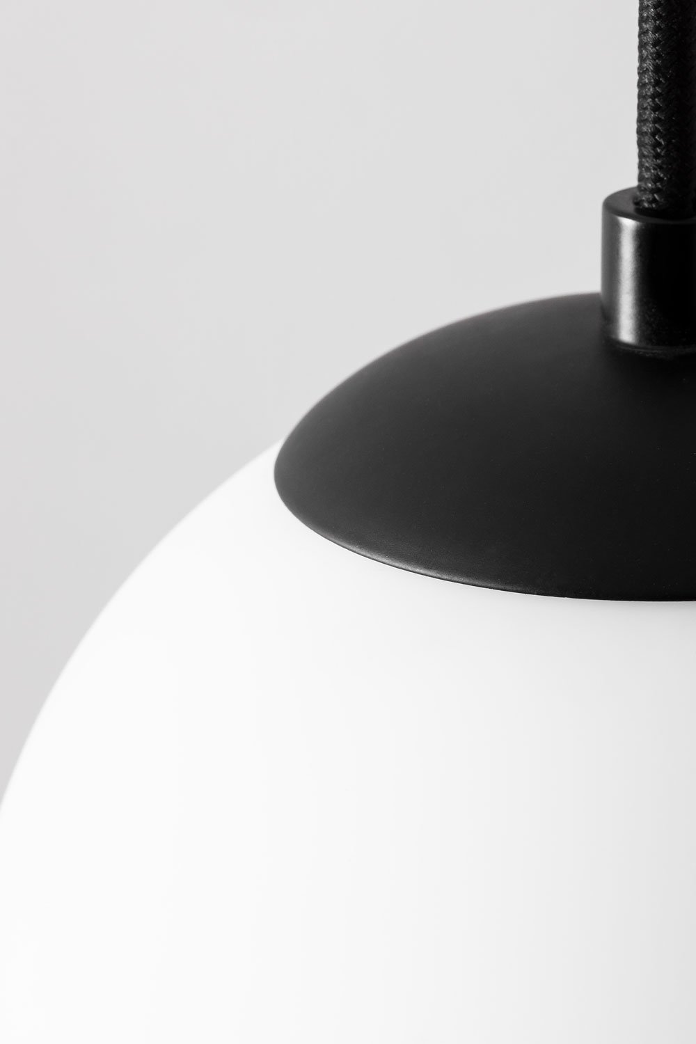 Lampa sufitowa Ø12 cm z żelaza z kulą szklaną Uvol  , obrazek w galerii 4