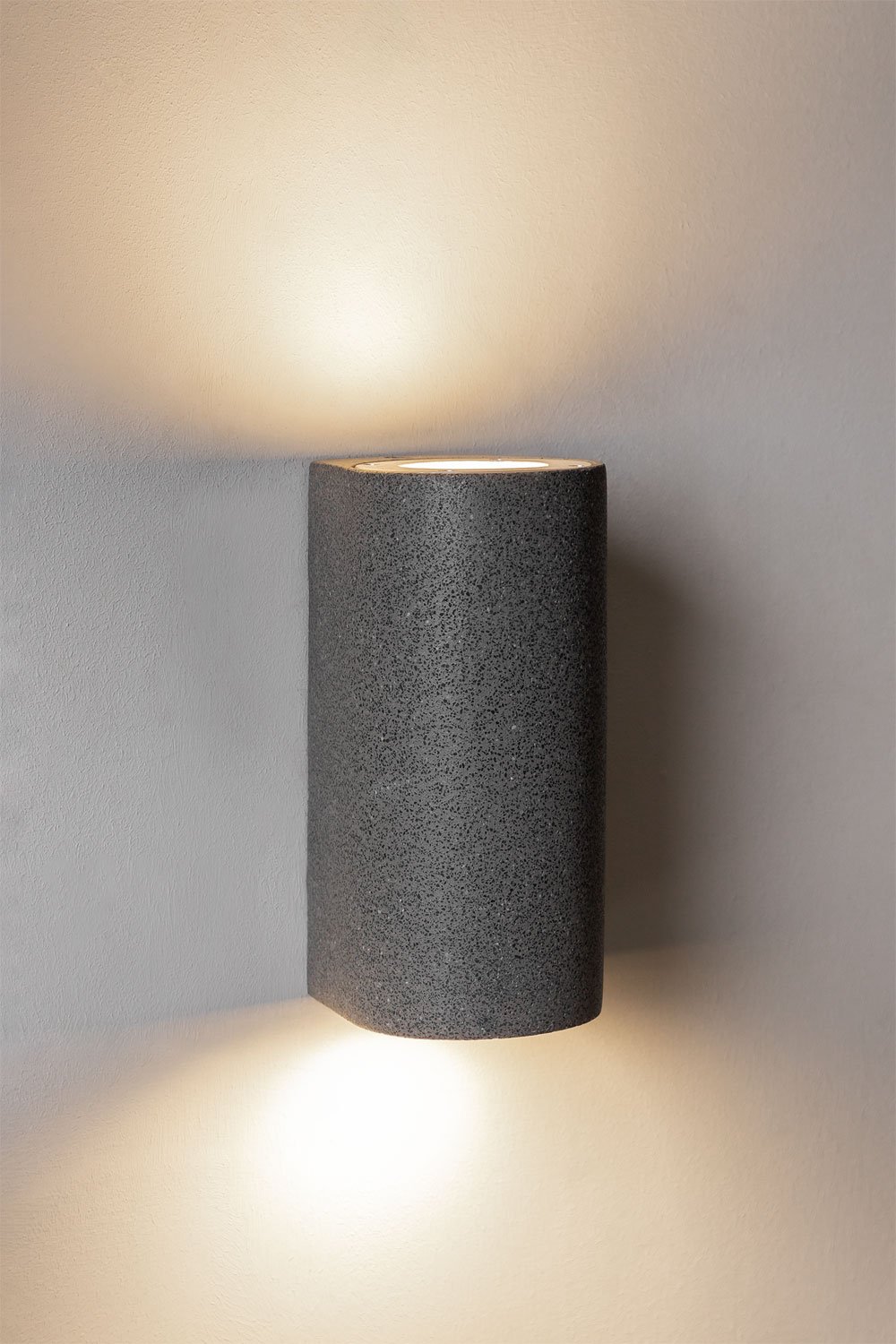 Zewnętrzna lampa ścienna z betonu Berick, obrazek w galerii 3