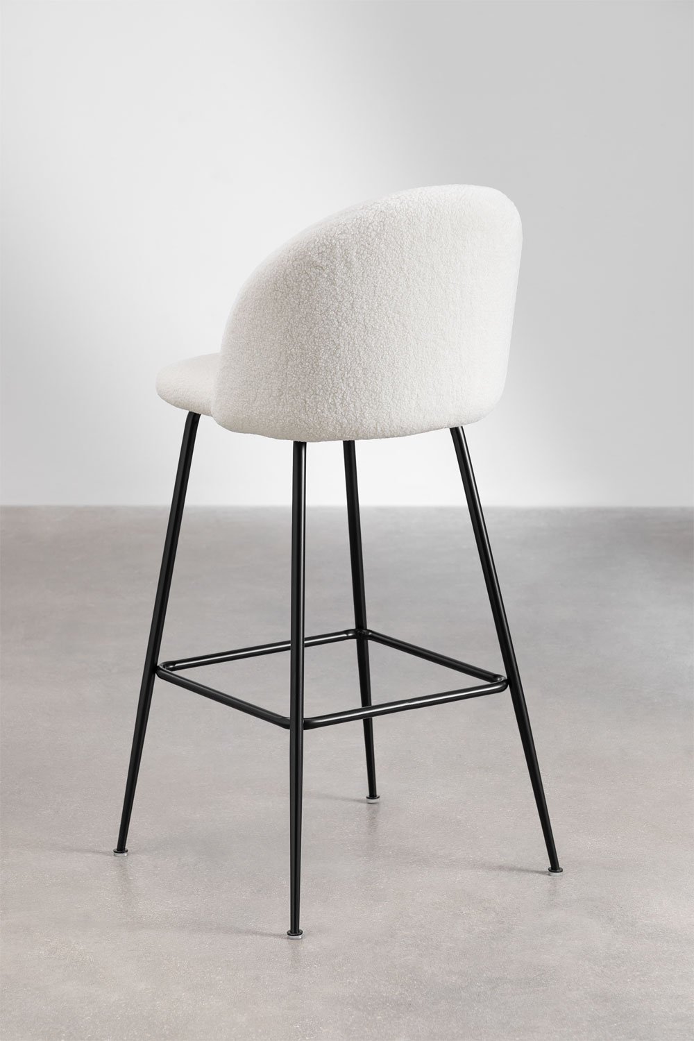 Wysoki stołek Kana Design z owczej skóry, obrazek w galerii 4