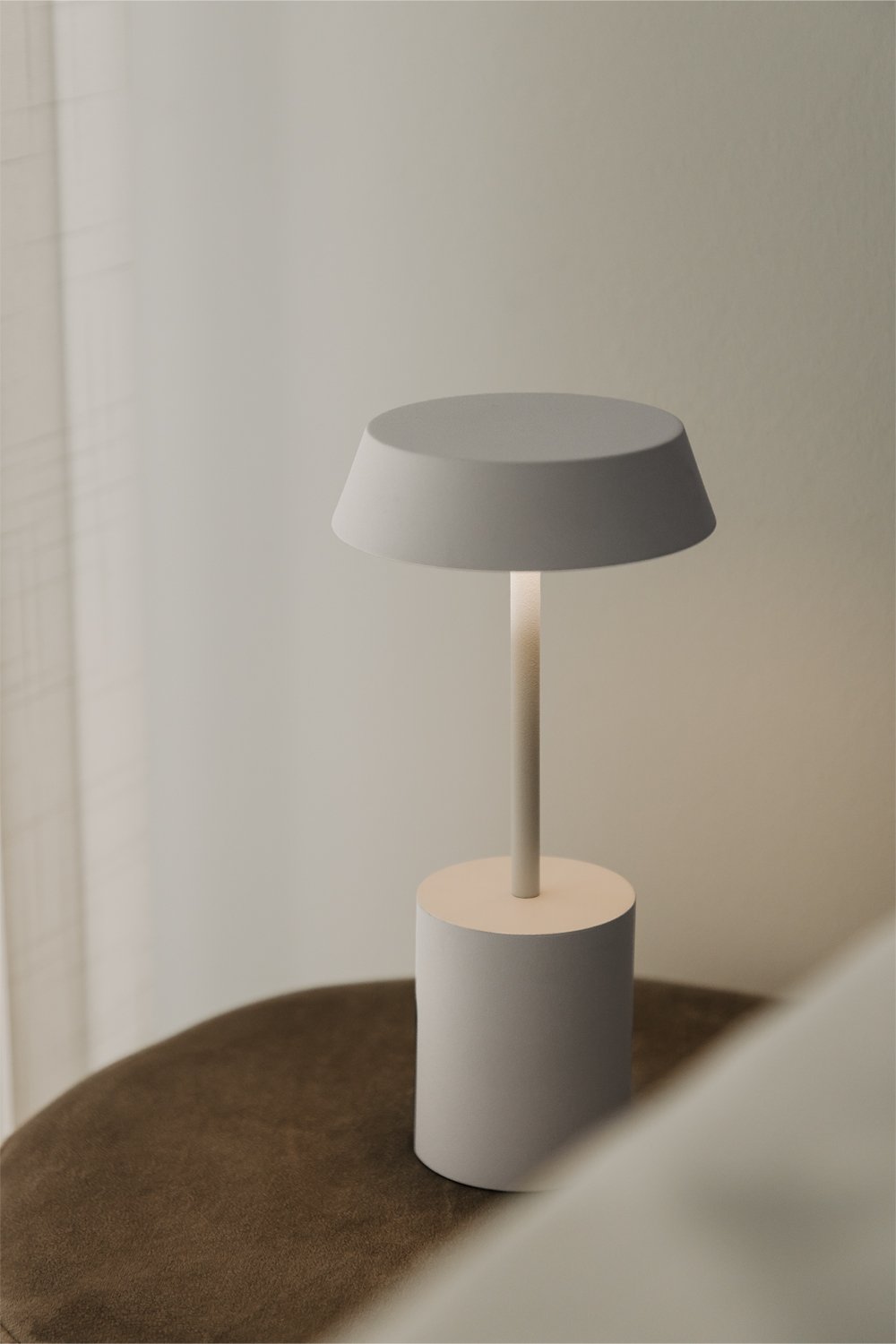 Bezprzewodowa lampa stołowa LED Uliana, obrazek w galerii 1