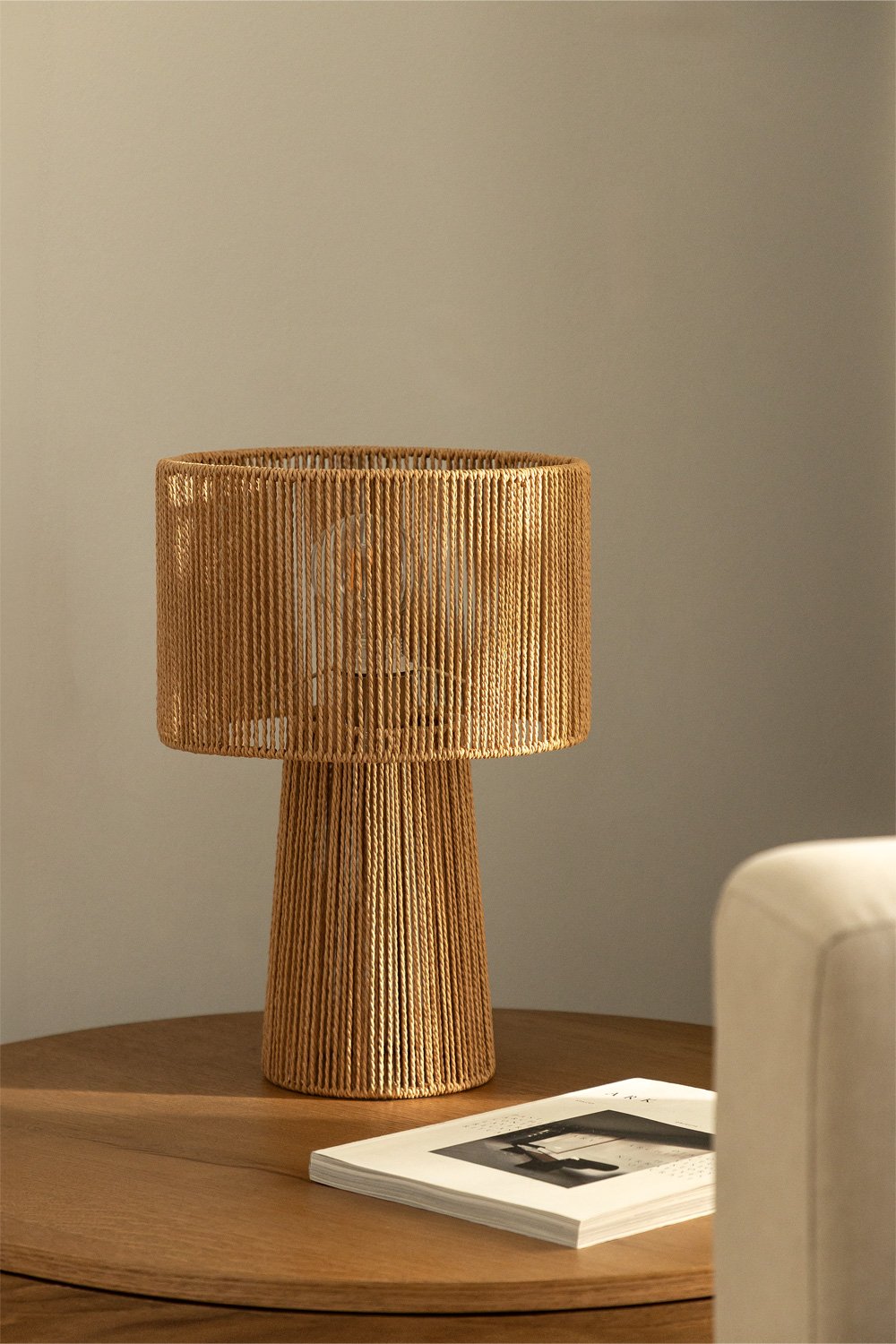 Lampa stołowa Carisa z plecionego papieru, obrazek w galerii 1