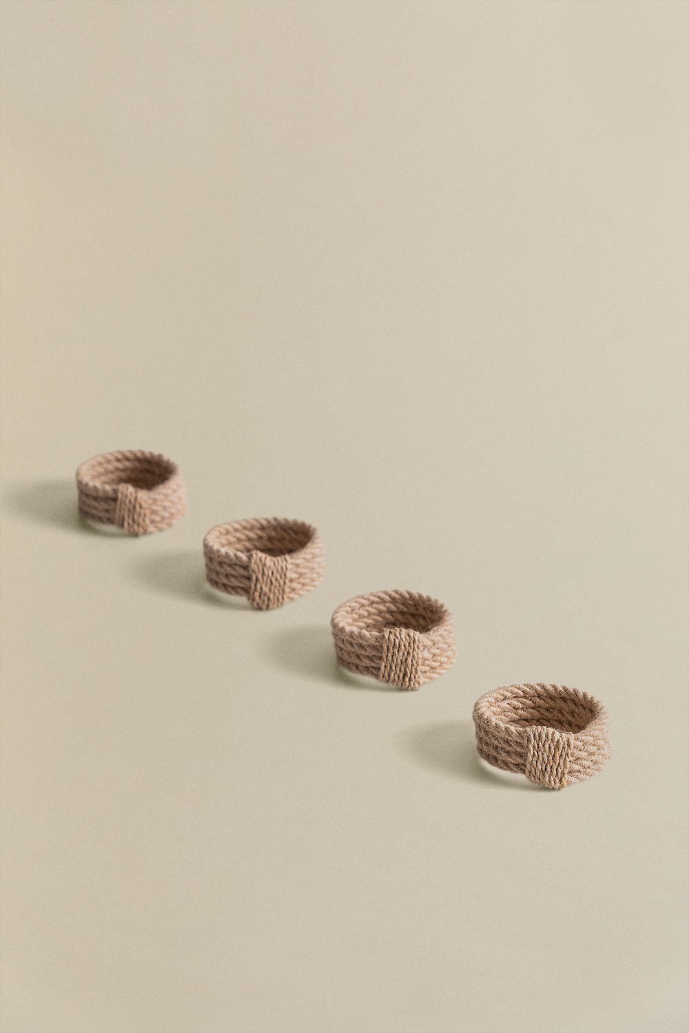 Zestaw 4 pierścieni na serwetki z juty Katara, obrazek w galerii 1