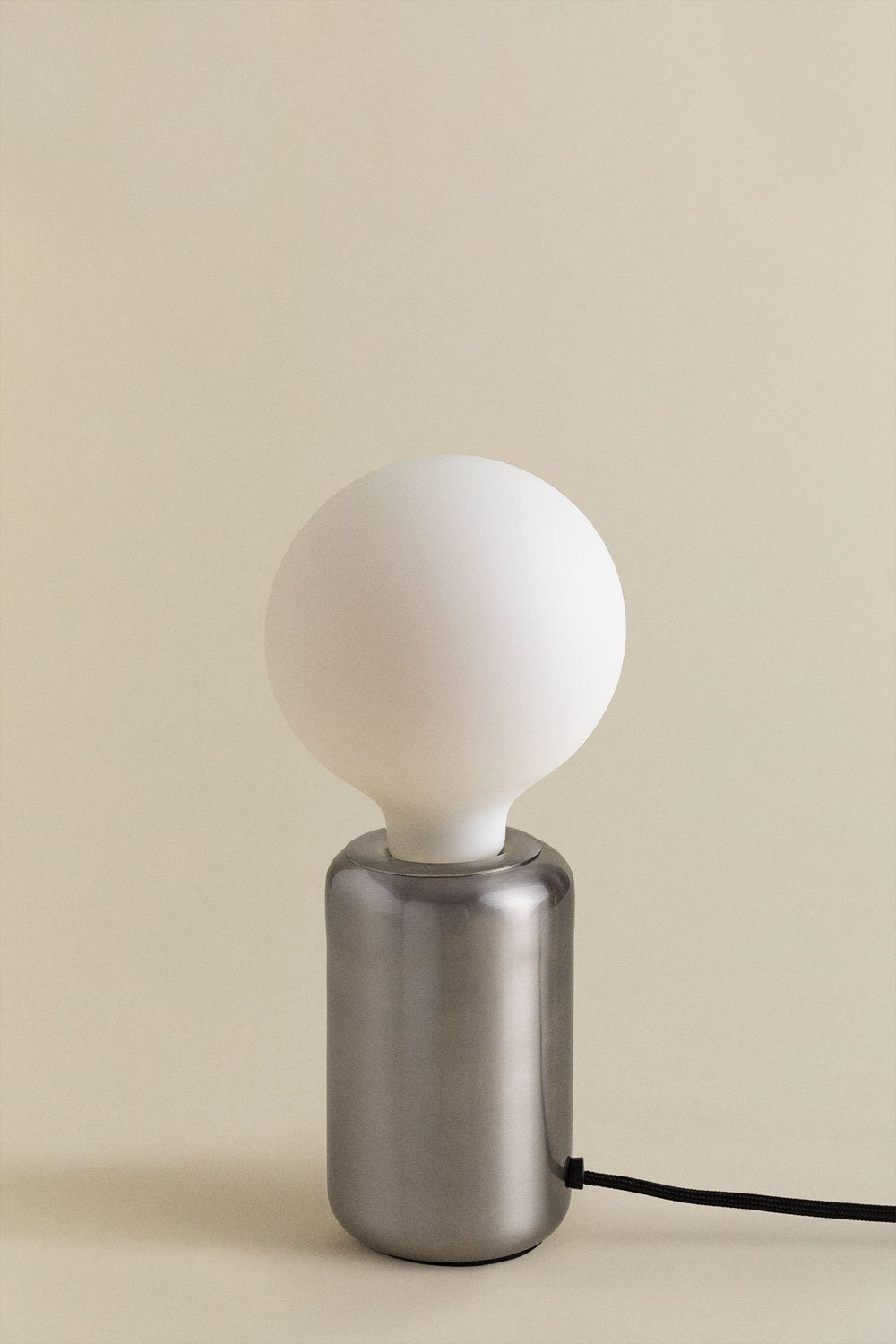 Metalowa lampa stołowa Seykan, obrazek w galerii 2