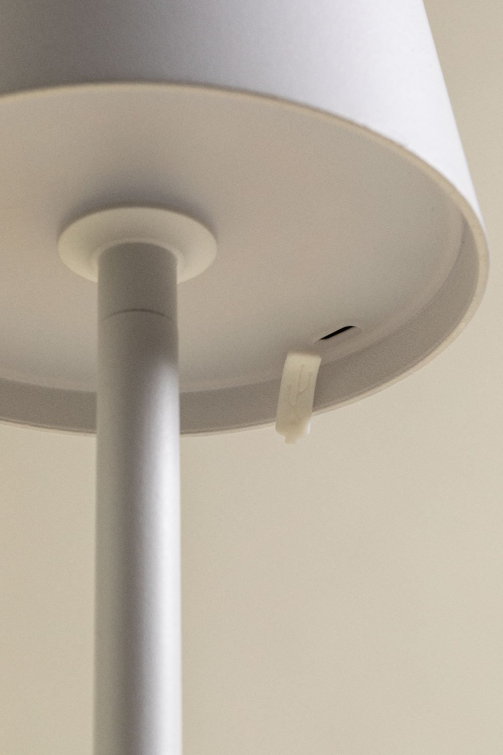 Bezprzewodowa lampa stojąca LED do użytku zewnętrznego Isona, obrazek w galerii 10