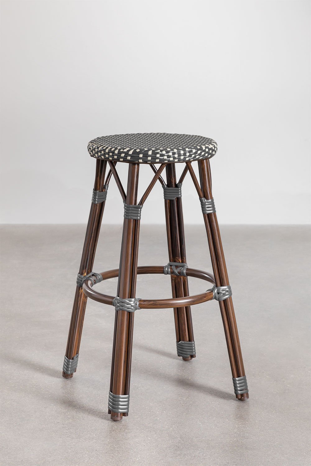 Wysoki stołek z aluminium i syntetycznego rattanu (75 cm) Brielle Bistro, obrazek w galerii 1