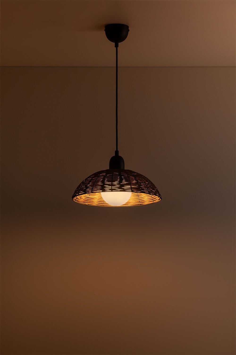 Rattanowa lampa sufitowa Lutyen, obrazek w galerii 3