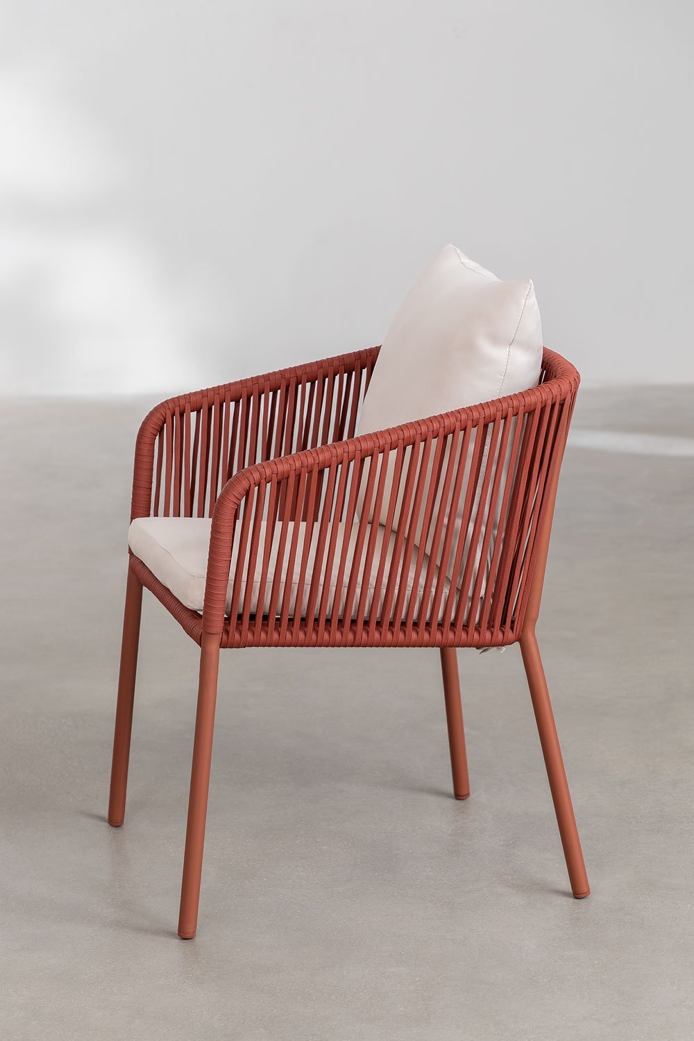 Zestaw 4 krzeseł ogrodowych Arhiza Classic z aluminiowymi podłokietnikami i plecioną liną, obrazek w galerii 2