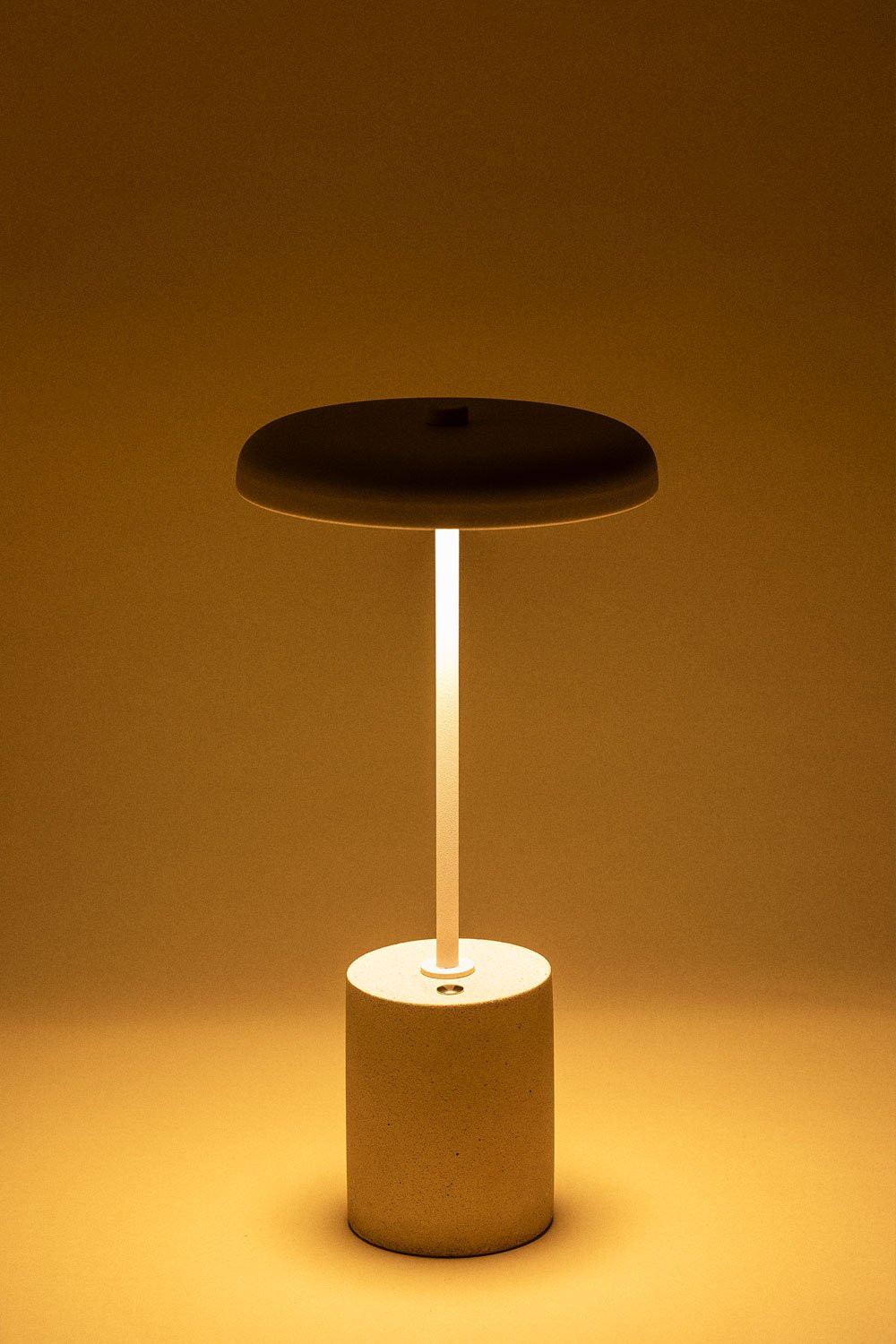 Bezprzewodowa zewnętrzna lampa stołowa LED Tamila, obrazek w galerii 4