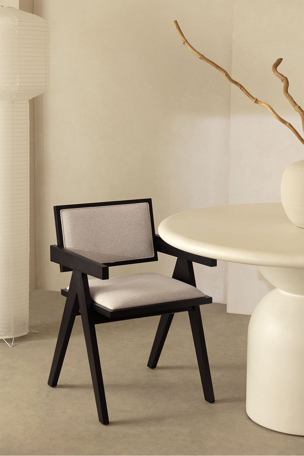 Krzesło do jadalni z tapicerowanego drewna jesionowego z podłokietnikami Lali, obrazek w galerii 1