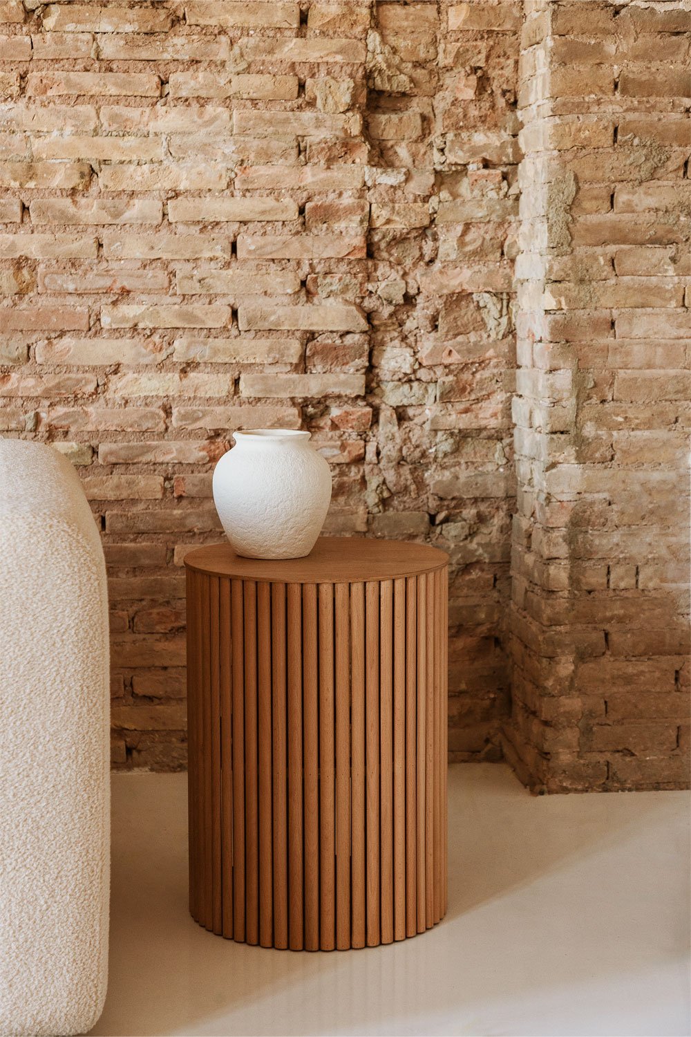 Okrągły stół pomocniczy z drewna (średnica 40 cm) Belmira, obrazek w galerii 1