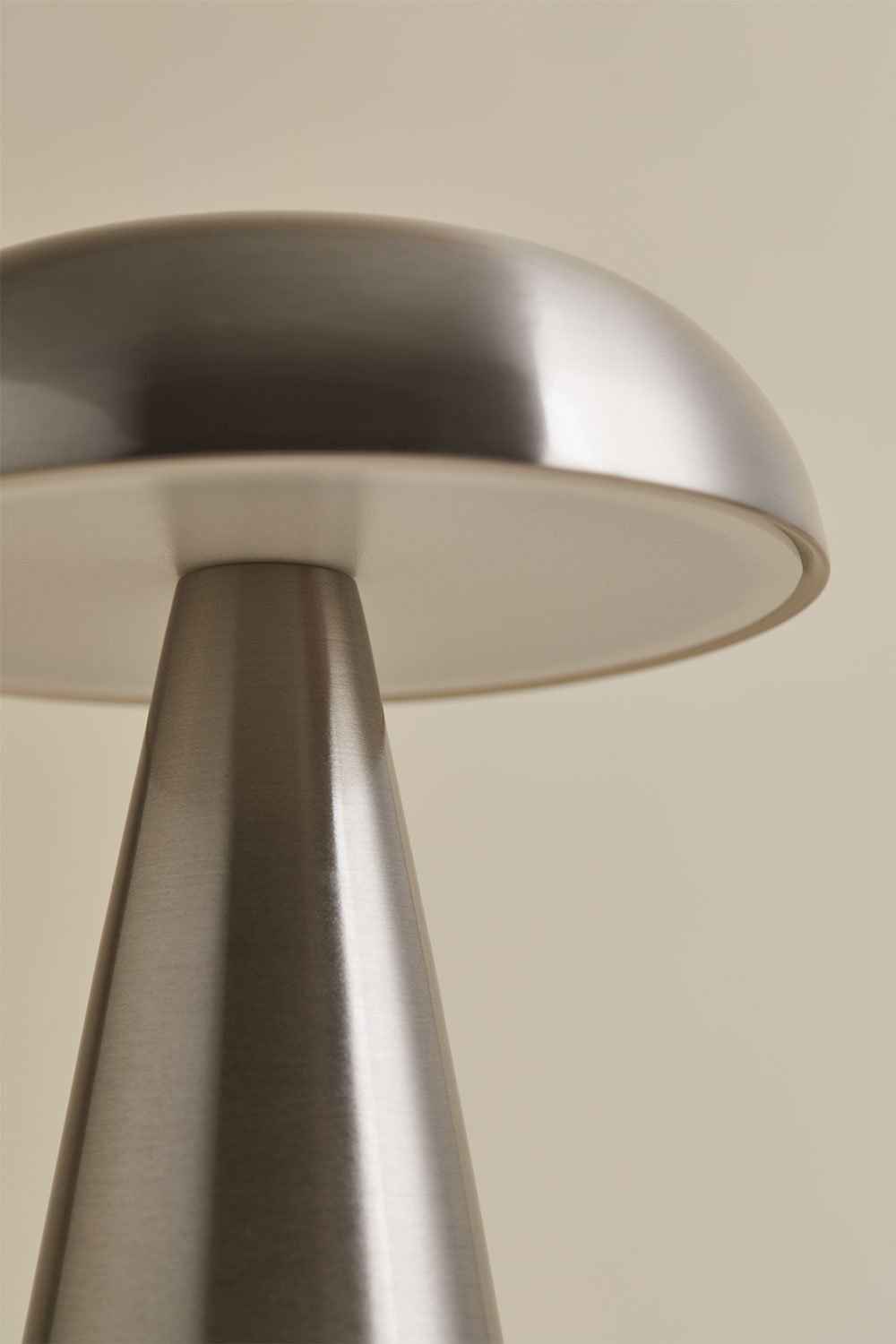 Bezprzewodowa lampa stołowa ↑20 cm LED z żelaza Galina, obrazek w galerii 5