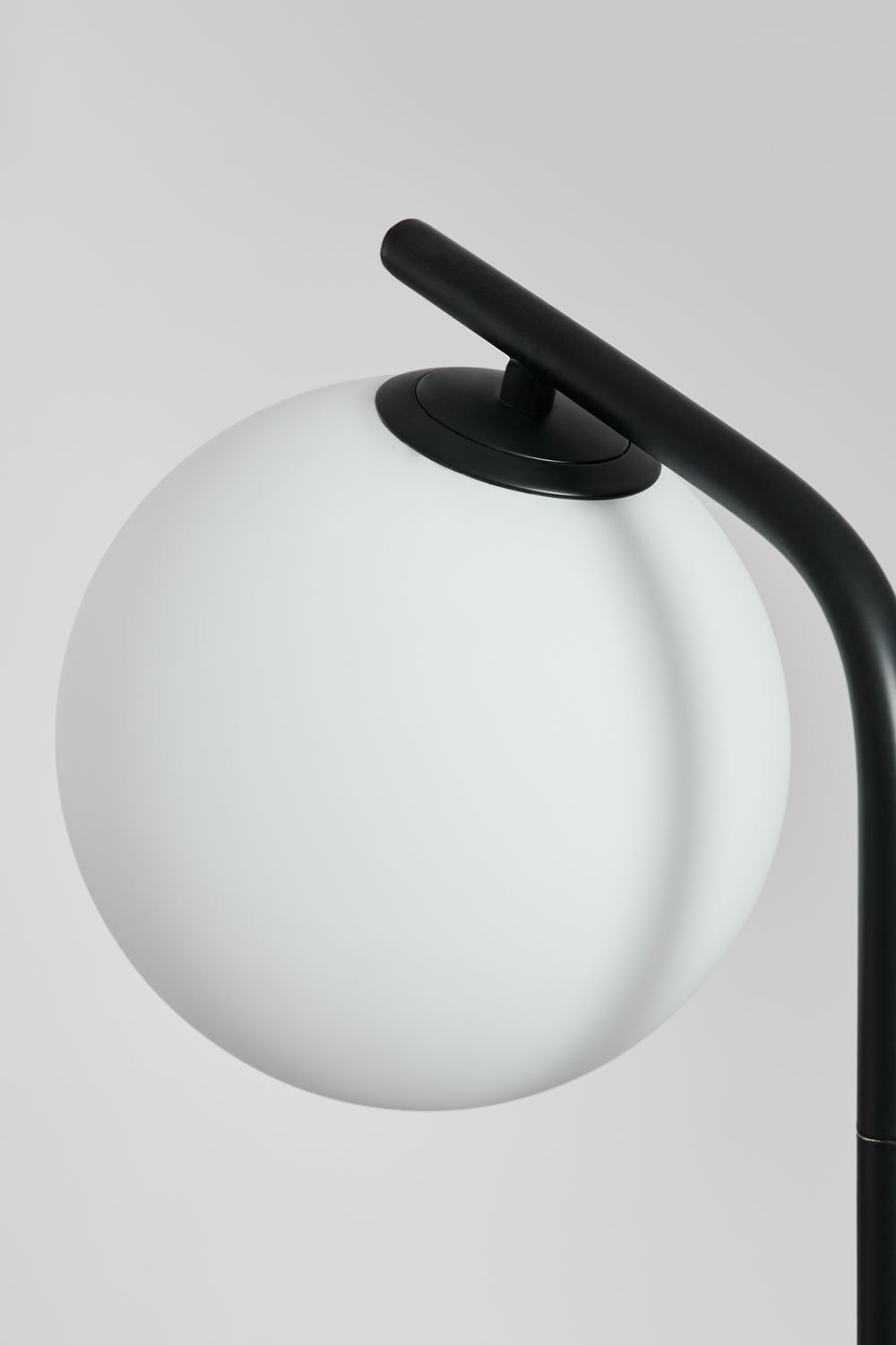 Lampa podłogowa Alligier z metalu i szkła, obrazek w galerii 4