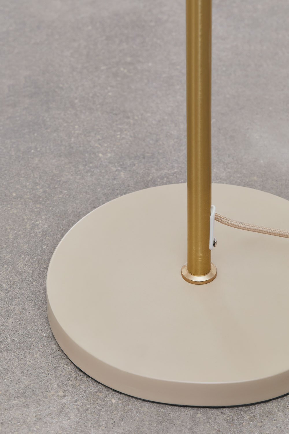 Metalowa lampa podłogowa Gorana, obrazek w galerii 5