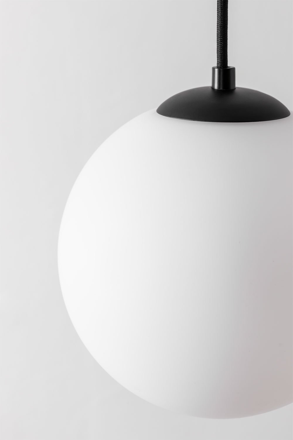 Lampa sufitowa wisząca z żelaza z kulą ze szkła Uvol, obrazek w galerii 4