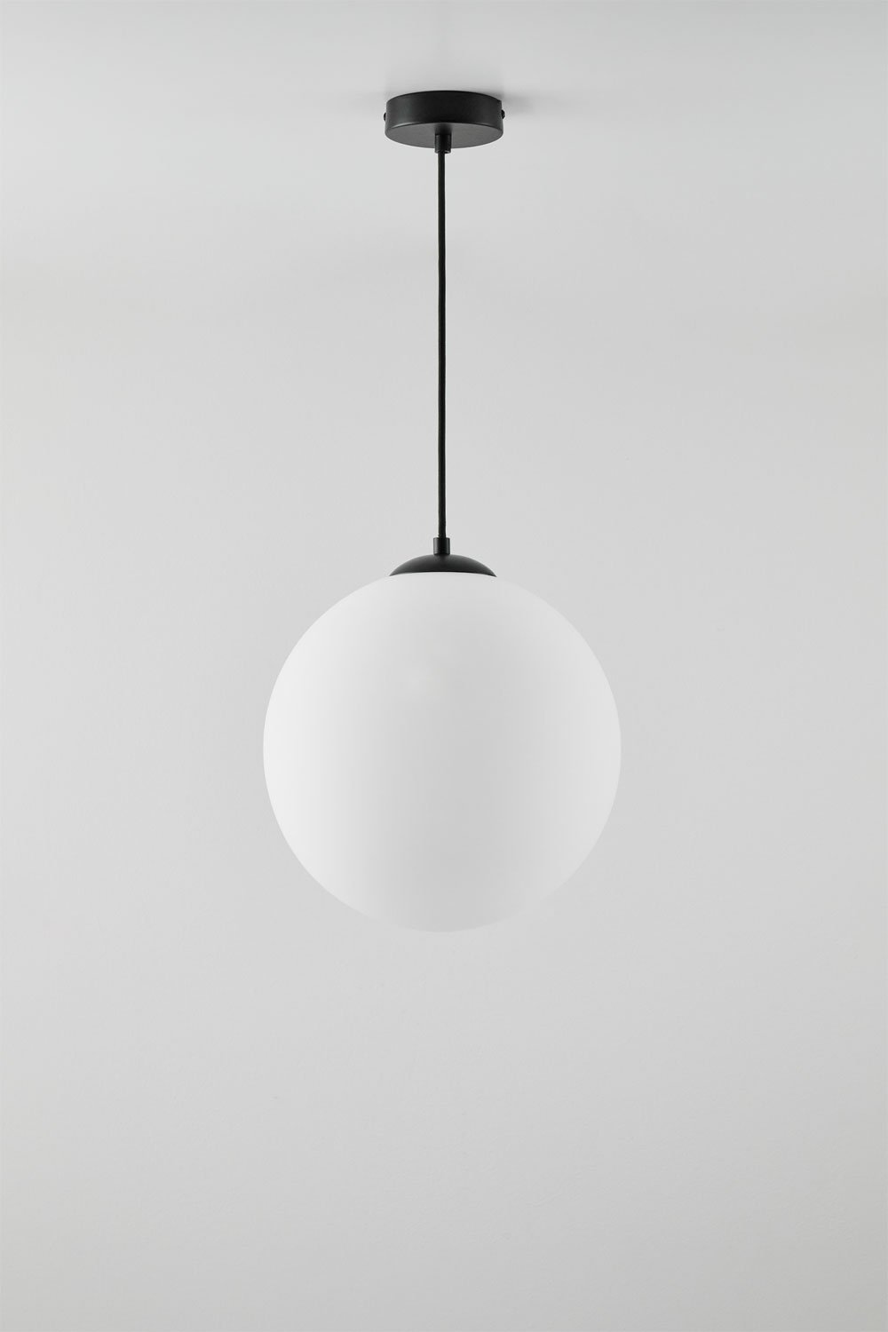 Żelazna lampa sufitowa ze szklaną kulą Uvol      , obrazek w galerii 2