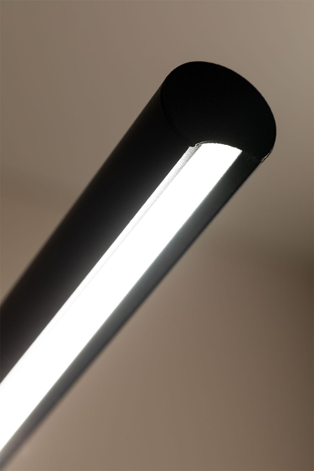 Liniowa aluminiowa lampa sufitowa LED (120 cm) Wilen, obrazek w galerii 7