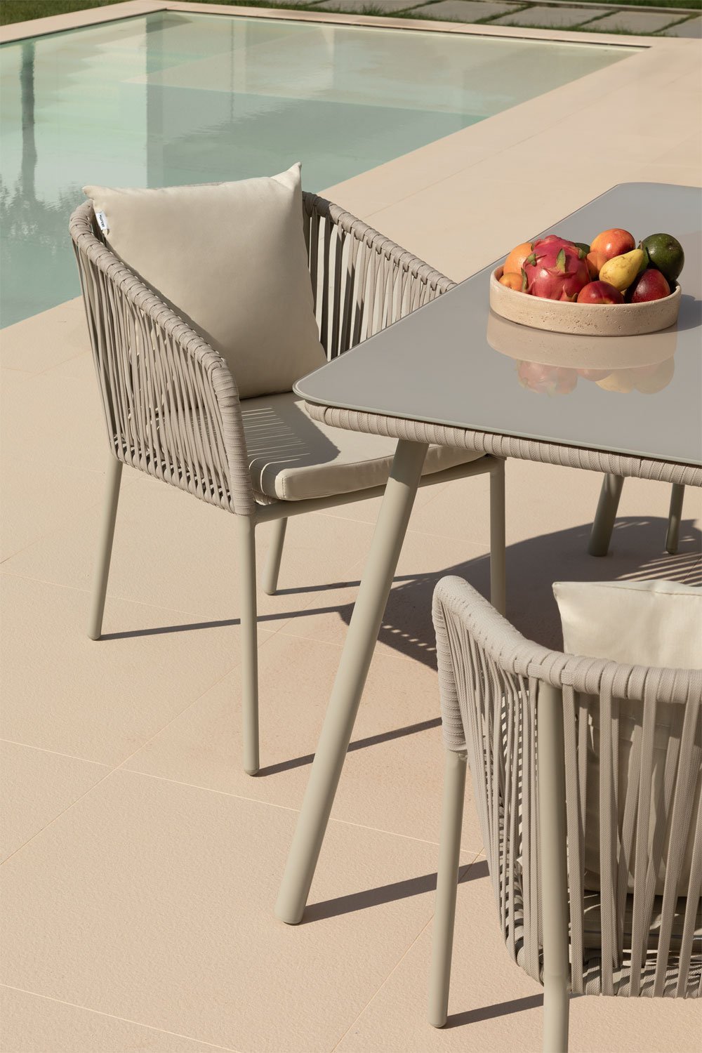 Zestaw 4 krzeseł ogrodowych Arhiza Classic z aluminiowymi podłokietnikami i plecioną liną, obrazek w galerii 1